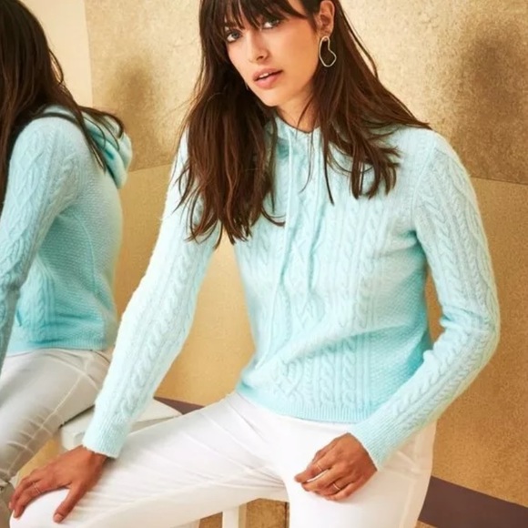 court & rowe Tops - BOGOF🔥 Court & Rowe seafoam cableknit soft hoodie